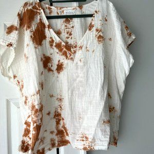 Tan & white tie-dye v neck, oversized